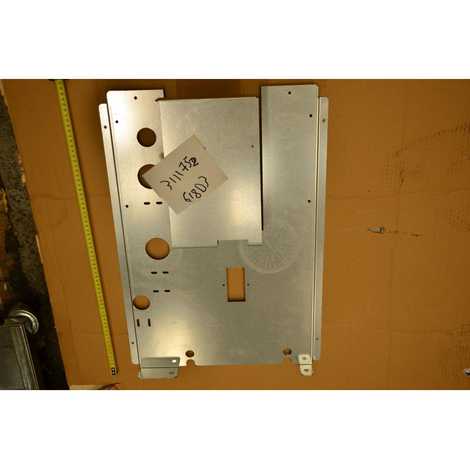 Нижняя часть задней панели корпуса